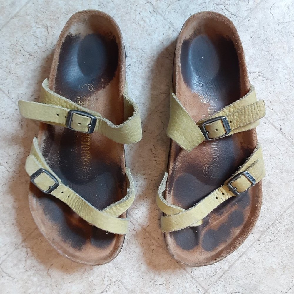 MAKE AN OFFER. Birkenstock Mayari. Leather. 38, Reg Width.
